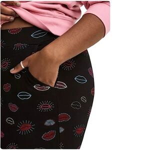 TORRID Beaded Lips Full-Length Pocket Legging‎ NWT